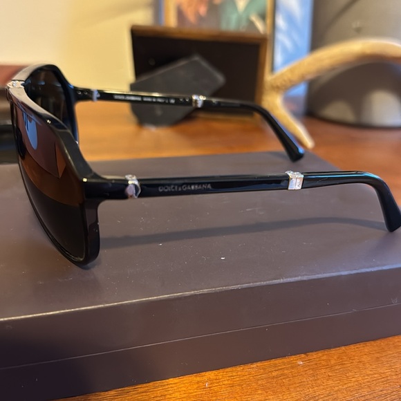 Dolce and ganbanna sunglasses in black - like new - Picture 3 of 3